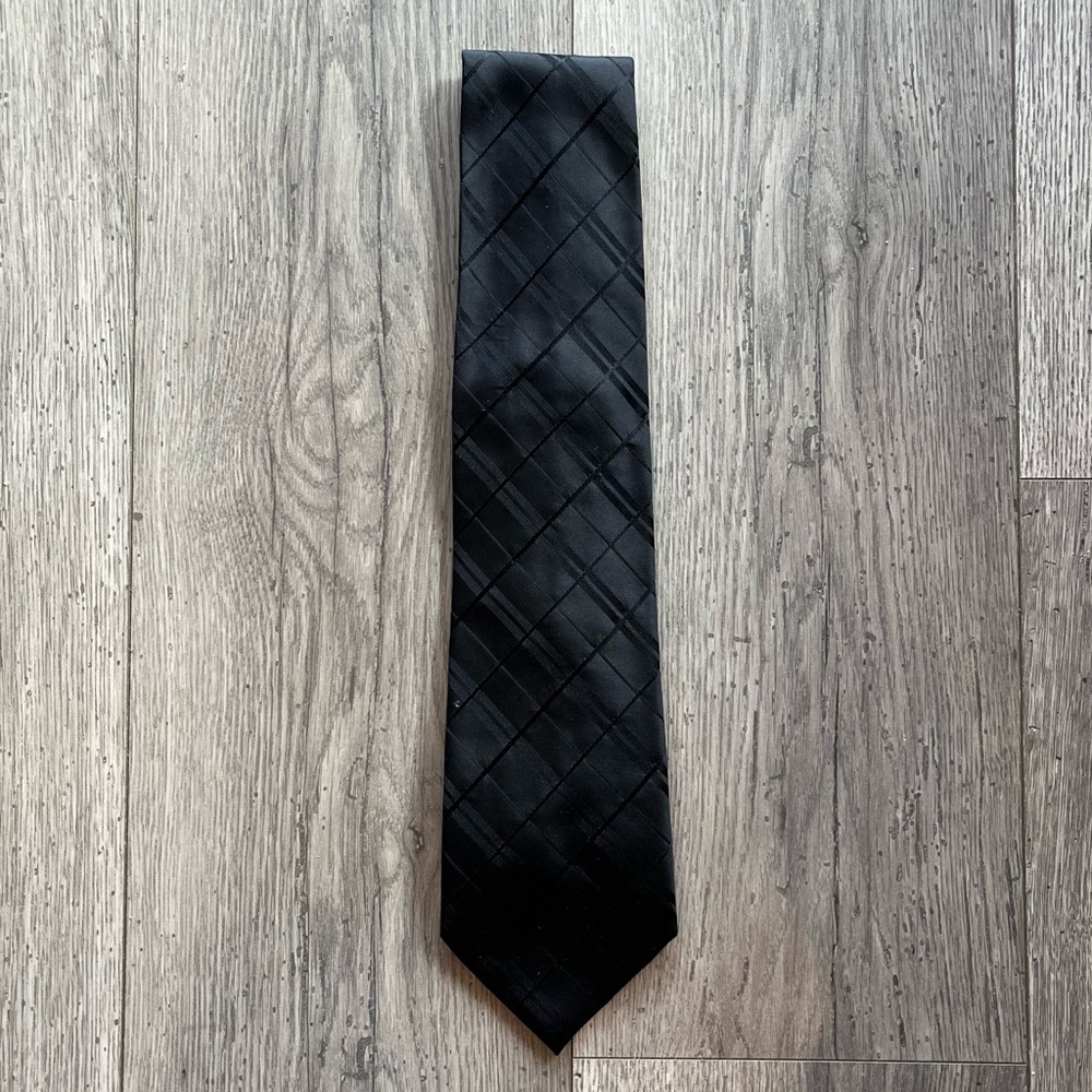 Kenneth Cole New York Men’s Neck Tie Plaid Black Silk Workwear Dressy Formal